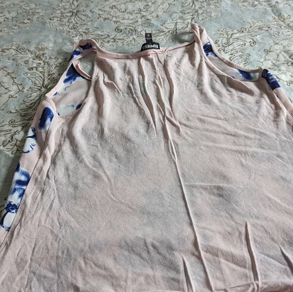 Express xs top - Picture 3 of 3